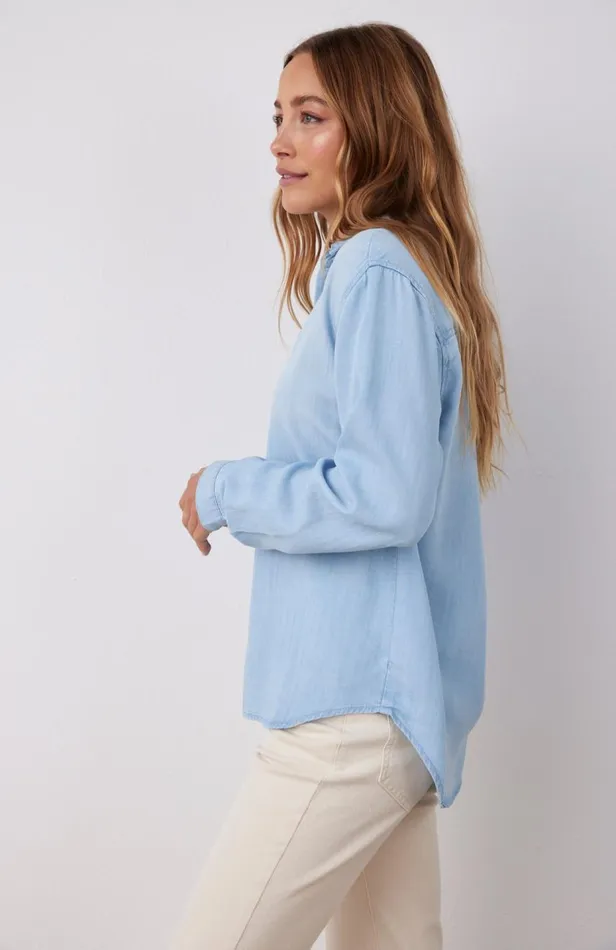 Bella Dahl Classic Button Down 8211 Sunbleach Wash Women Button Down Bella Dahl Classic Button Down 8211 Sunbleach Wash Women Button Down
