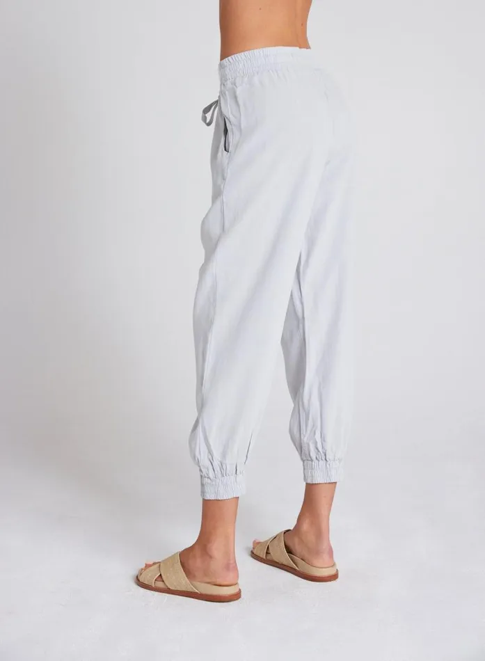 Bella Dahl Easy Drawstring Jogger 8211 Foggy Sky Women Joggers Bella Dahl Easy Drawstring Jogger 8211 Foggy Sky Women Joggers