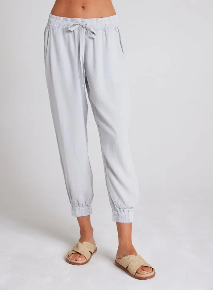 Bella Dahl Easy Drawstring Jogger 8211 Foggy Sky Women Joggers Bella Dahl Easy Drawstring Jogger 8211 Foggy Sky Women Joggers