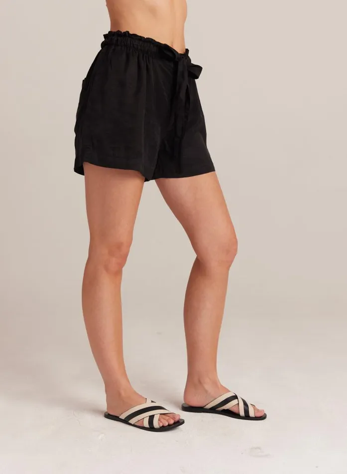 Bella Dahl Kayla Ruffle Waist Sash Short 8211 Black Women Shorts Bella Dahl Kayla Ruffle Waist Sash Short 8211 Black Women Shorts