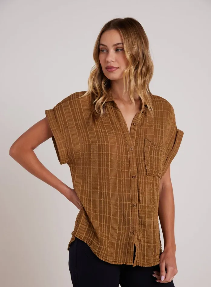 Bella Dahl Short Sleeve Pocket Button Down 8211 Topaz Gold Women Button Down Bella Dahl Short Sleeve Pocket Button Down 8211 Topaz Gold Women Button Down