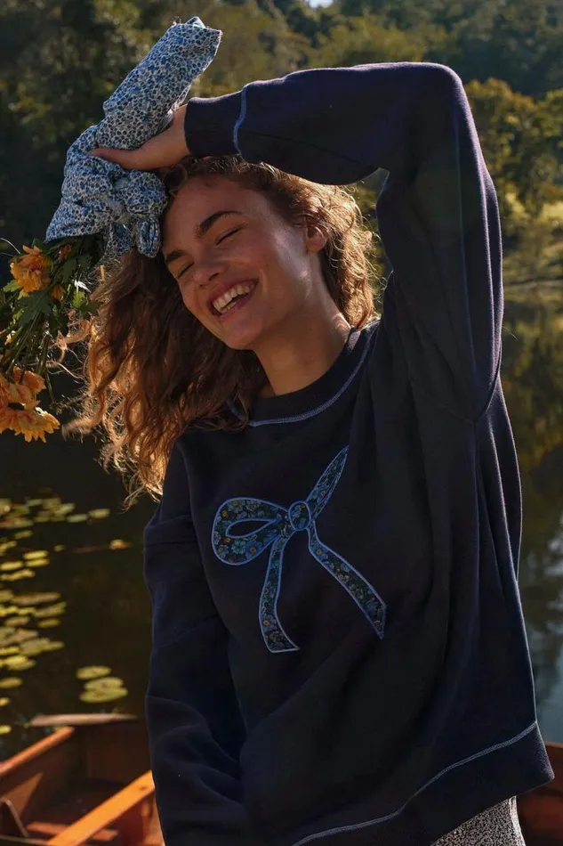 Cotton On SweatsandHoodies Classic Crew With Liberty Fabric Graphic Bowtotal Eclipse 8211 Women Cotton On SweatsandHoodies Classic Crew With Liberty Fabric Graphic Bowtotal Eclipse 8211 Women