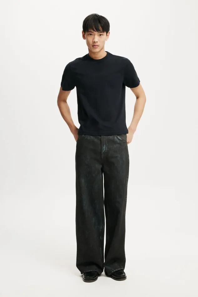 Cotton On Tees and Tanks Cropped Regular Fit TShirt Black 8211 Men Cotton On Tees and Tanks Cropped Regular Fit TShirt Black 8211 Men