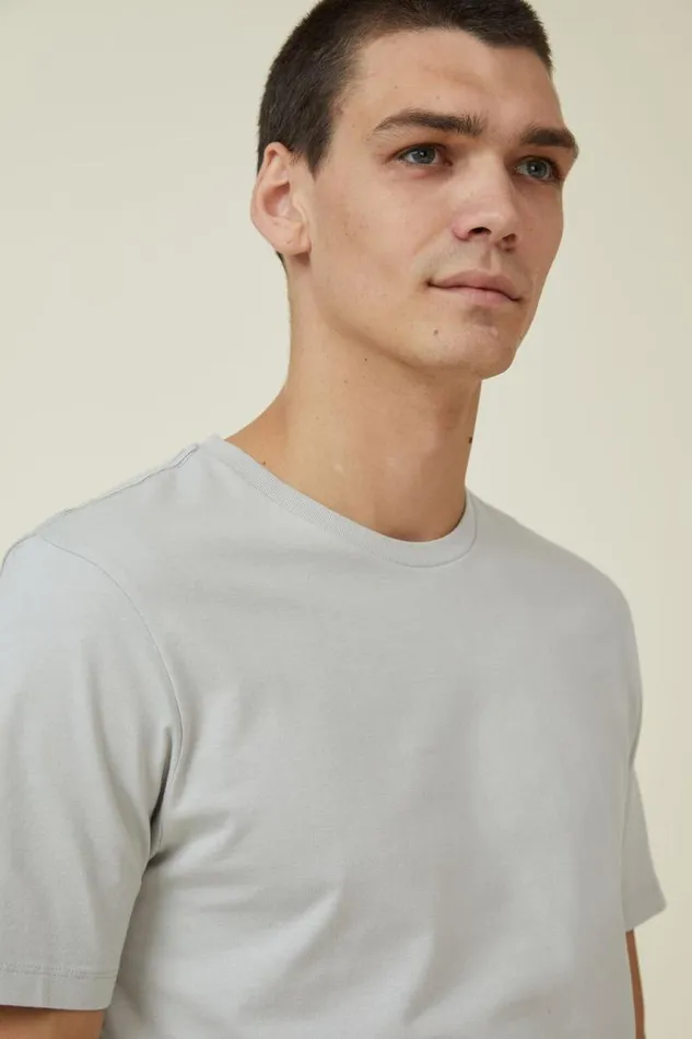 Cotton On Tees and Tanks Organic Longline TShirt Smoke 8211 Men Cotton On Tees and Tanks Organic Longline TShirt Smoke 8211 Men