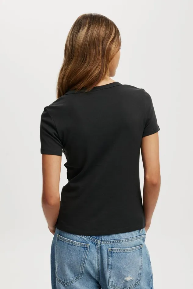 Cotton On Tops Fitted Lcn Graphic Longline Tee Lcn Per Janis Joplin Washed Black 8211 Women Cotton On Tops Fitted Lcn Graphic Longline Tee Lcn Per Janis Joplin Washed Black 8211 Women