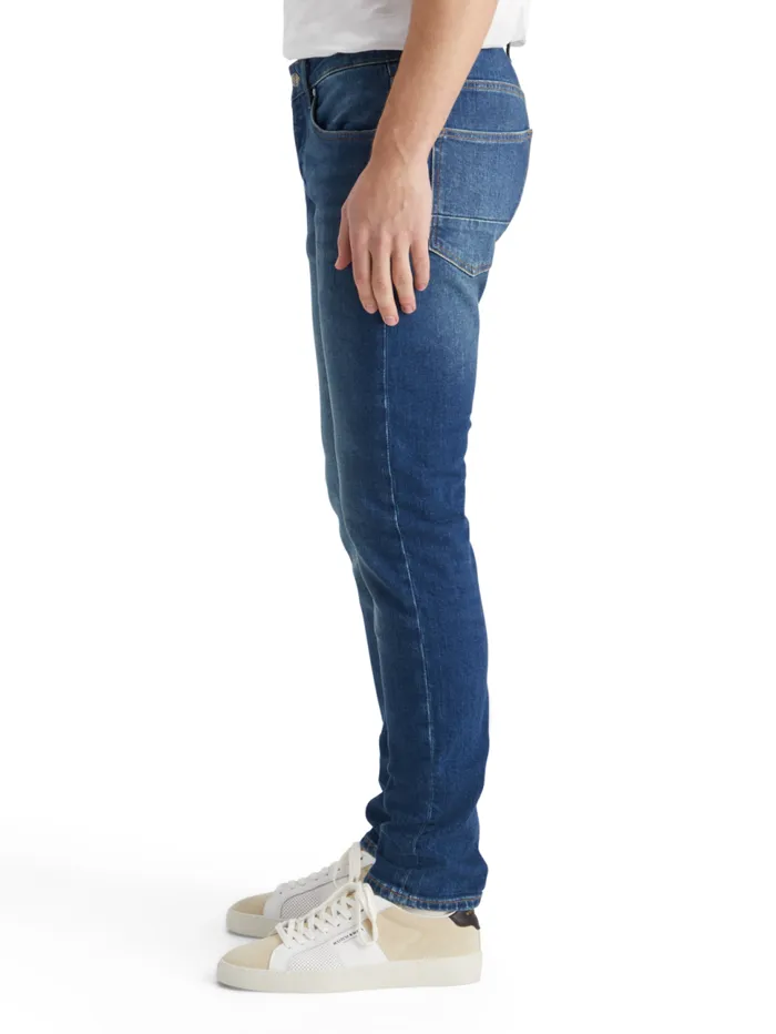 Essential RALSTON SLIM JEANS CLASSIC BLUE Classic Blue Men Scotch and Soda Essentials Essential RALSTON SLIM JEANS CLASSIC BLUE Classic Blue Men Scotch and Soda Essentials