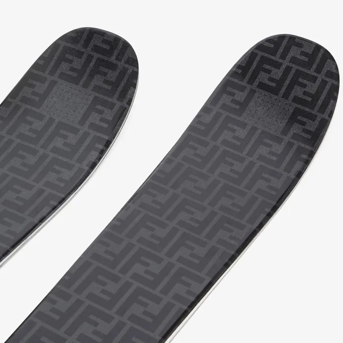 Man Black Skis Black Fendi Skiwear
