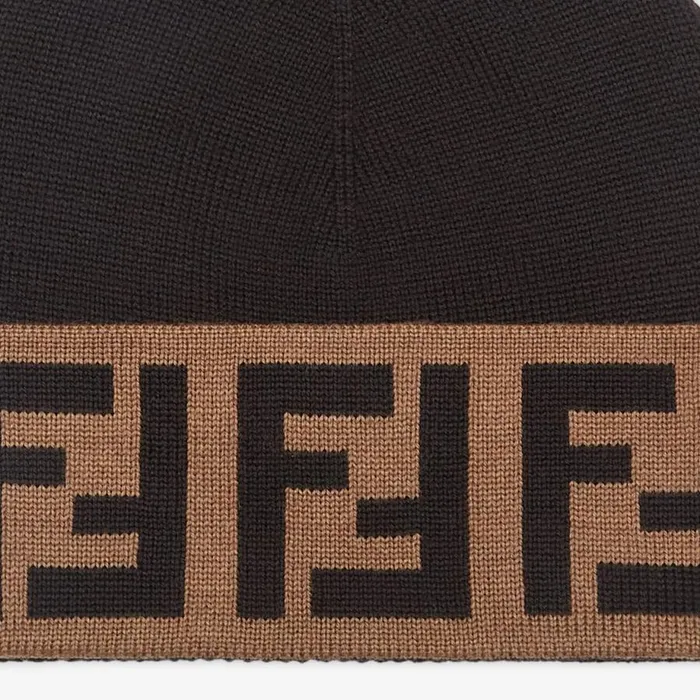 Man Black Wool Hat Black Fendi Hats and Gloves