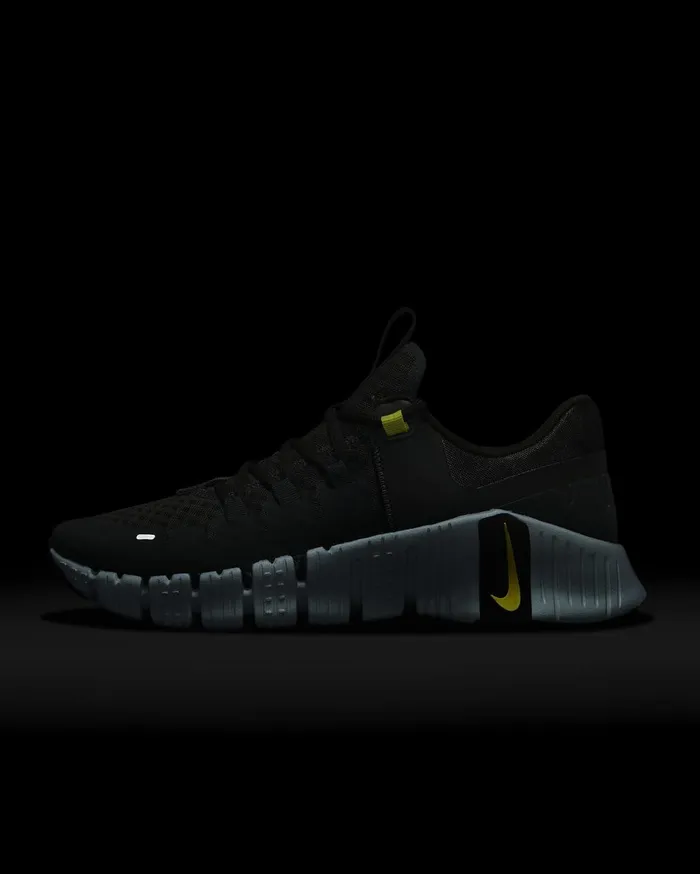 Mens Nike Free Metcon 5 SequoiaLight SilverHigh Voltage Nike First Day Kicks