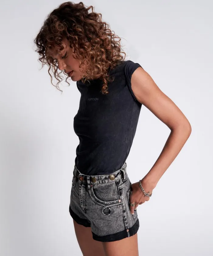 One Teaspoon Tees and Tanks ONE TEASPOON ORGANIC FITTED LOGO TEE BLACK 8211 Women One Teaspoon Tees and Tanks ONE TEASPOON ORGANIC FITTED LOGO TEE BLACK 8211 Women