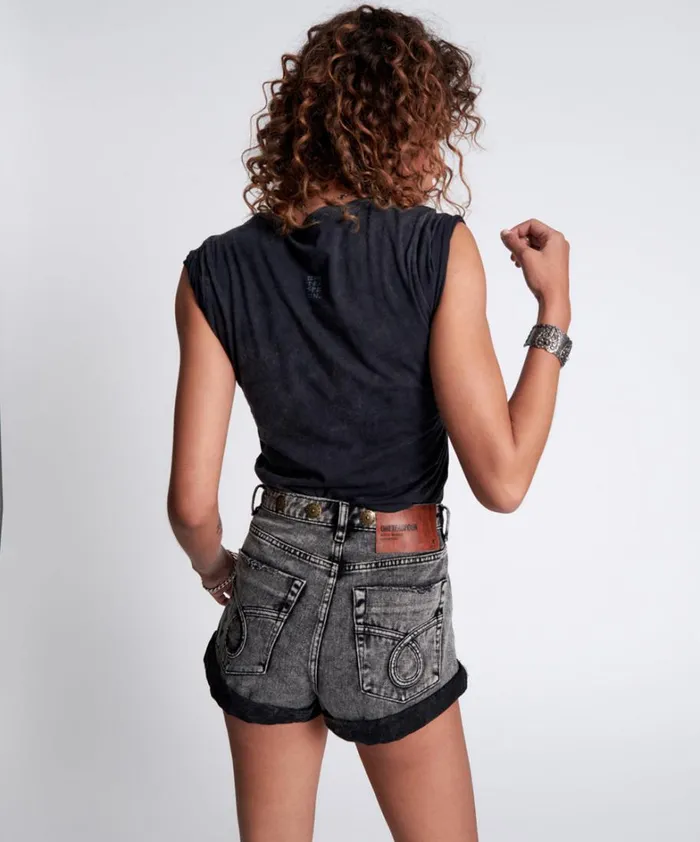 One Teaspoon Tees and Tanks ONE TEASPOON ORGANIC FITTED LOGO TEE BLACK 8211 Women One Teaspoon Tees and Tanks ONE TEASPOON ORGANIC FITTED LOGO TEE BLACK 8211 Women