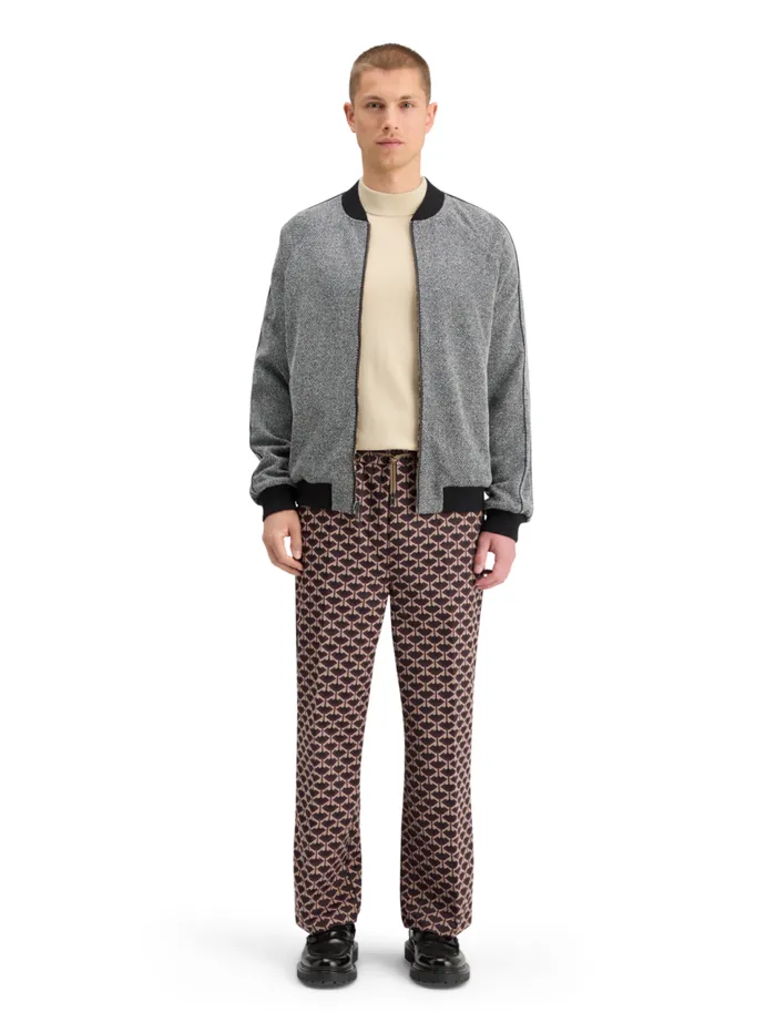 REVERSIBLE JACQUARD BOMBER JACKET Geo Tulip Men Scotch and Soda Jackets and Coats REVERSIBLE JACQUARD BOMBER JACKET Geo Tulip Men Scotch and Soda Jackets and Coats