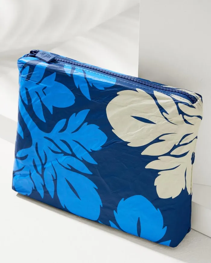 Tommy Bahama Aloha Collection 039Awapuhi Small Pouch Makainavy WomenBeach and Home Luggage and Travel Tommy Bahama Aloha Collection 039Awapuhi Small Pouch Makainavy WomenBeach and Home Luggage and Travel