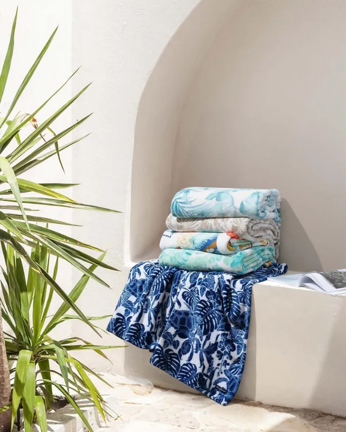 Tommy Bahama Bahama Express Reversible Fleece Throw Multicolor Beach and Home Bedding Tommy Bahama Bahama Express Reversible Fleece Throw Multicolor Beach and Home Bedding