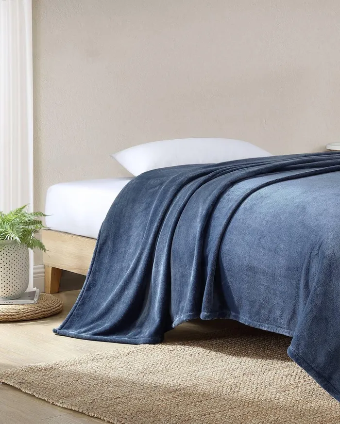 Tommy Bahama Plush Fleece Blue FullQueen Blanket Blue Beach and Home Bedding Tommy Bahama Plush Fleece Blue FullQueen Blanket Blue Beach and Home Bedding