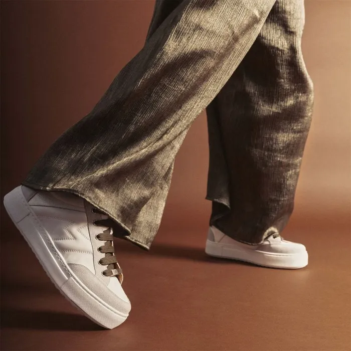 White Trainers Women Moda In Pelle Amarante White Leather