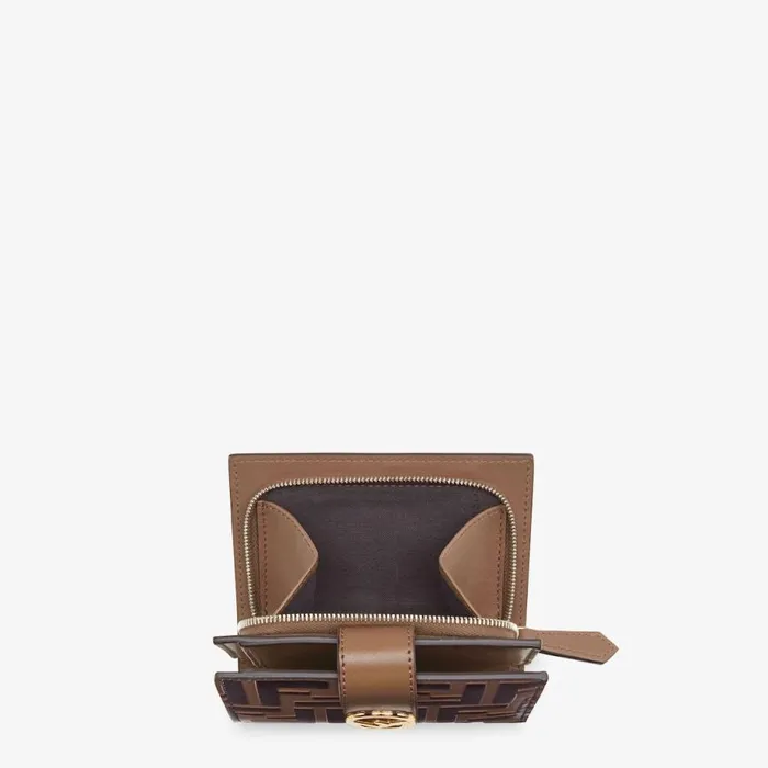 Woman Brown Leather Compact Wallet Fendi Wallets