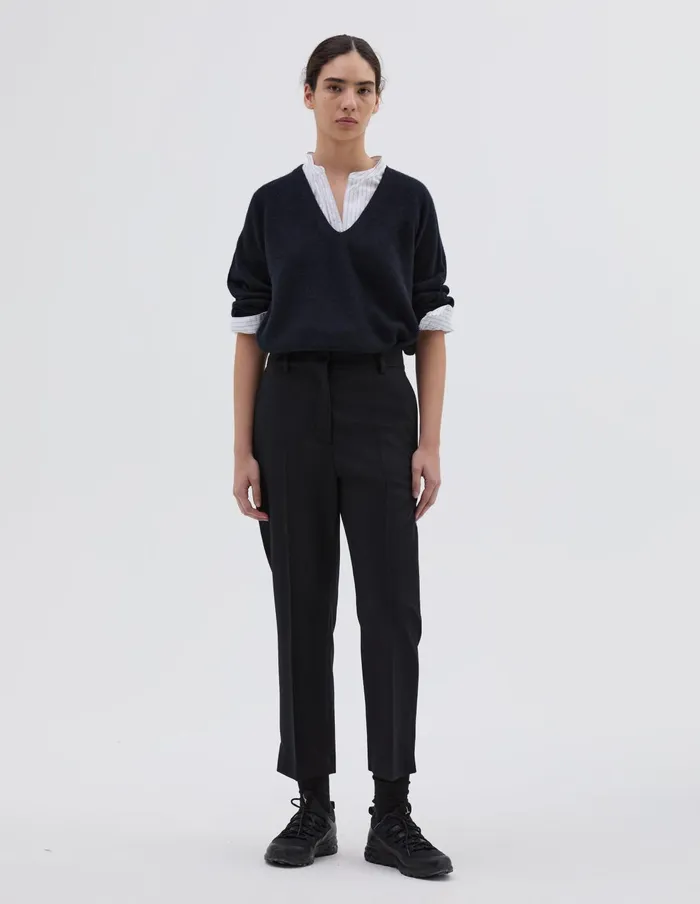Women Cropped V Neck Dark Navy Twist Margaret Howell Knitwear