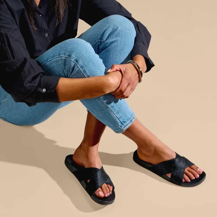 Women Kpea Oho Womens Crossover Slide Sandals Black Olukai Leather Women Kpea Oho Womens Crossover Slide Sandals Black Olukai Leather