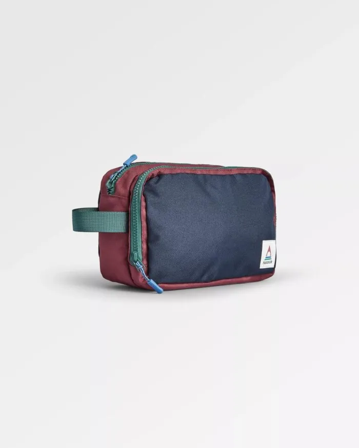 WomenMen Backpacks and Bags Passenger Travel Recycled Wash Kit Samba Deep Navy Samba Deep Navy