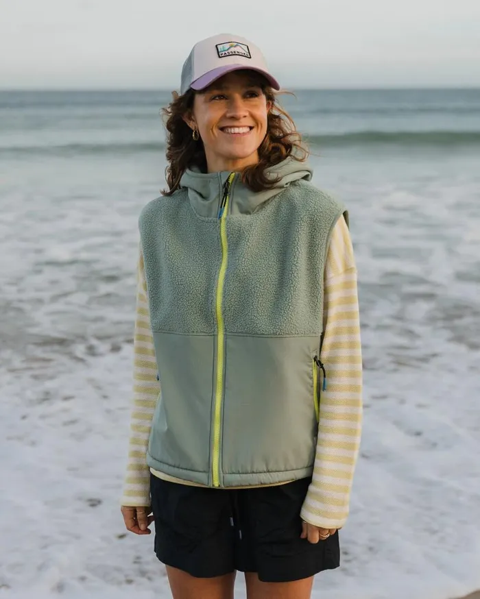 Women Tops Passenger Beebalm Recycled Sherpa Fleece Vest Pistachio Pistachio