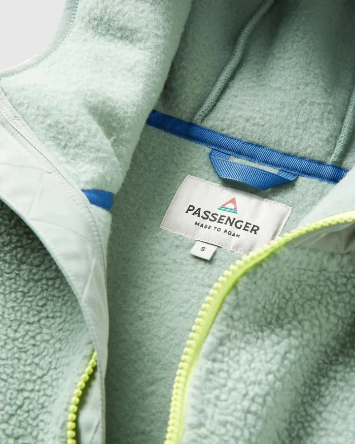 Women Tops Passenger Beebalm Recycled Sherpa Fleece Vest Pistachio Pistachio