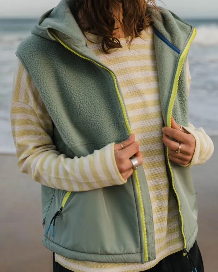 Women Tops Passenger Beebalm Recycled Sherpa Fleece Vest Pistachio Pistachio