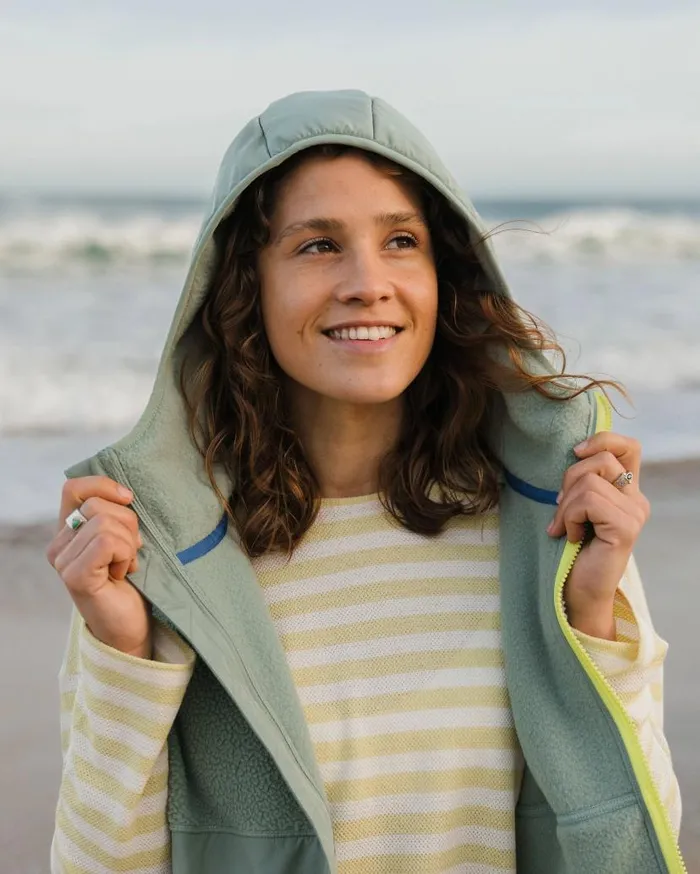 Women Tops Passenger Beebalm Recycled Sherpa Fleece Vest Pistachio Pistachio