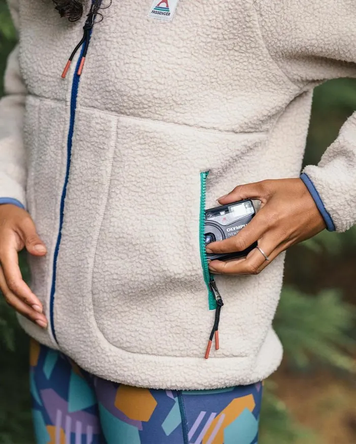 Women Tops Passenger Fairbanks 20 Full Zip Recycled Sherpa Fleece Oatmeal Oatmeal