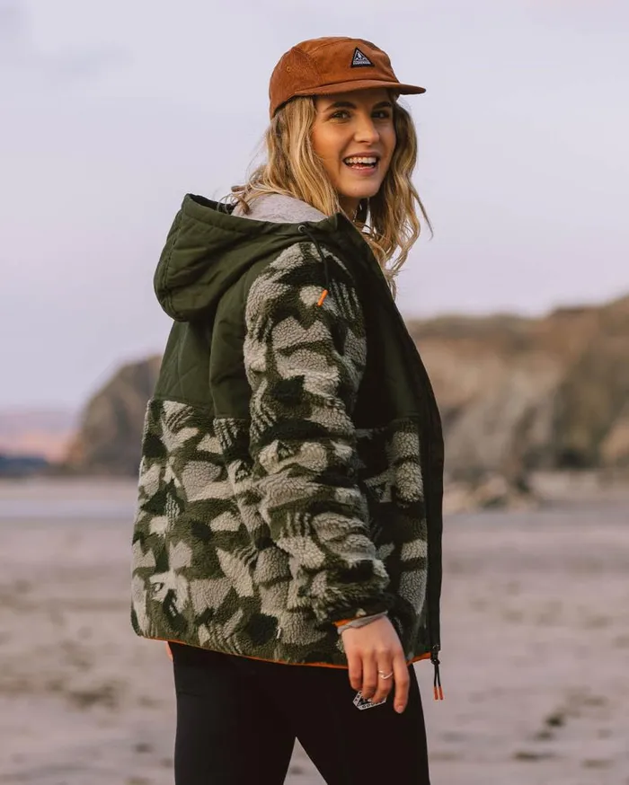 Women Tops Passenger Sefton Recycled DeepPile Sherpa Full Zip Fleece Fir Tree Fir Tree