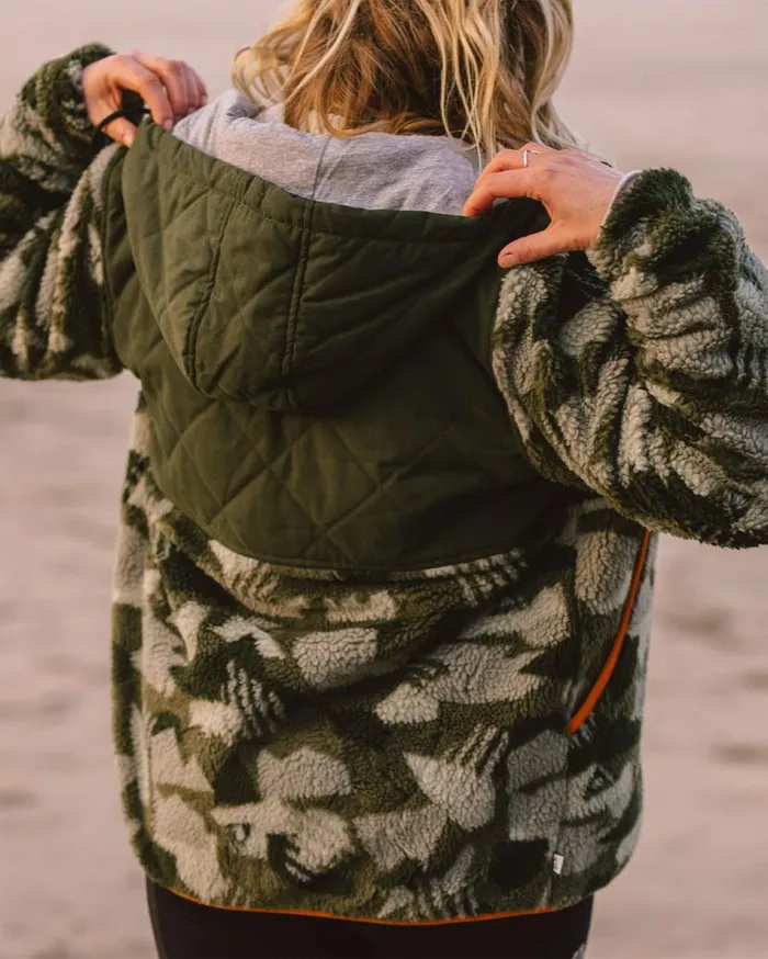 Women Tops Passenger Sefton Recycled DeepPile Sherpa Full Zip Fleece Fir Tree Fir Tree